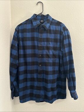 Uniqlo Blue and Black Check Flannel Button-Down Shirt